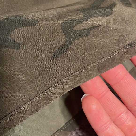 Lululemon speed shorts size 2 - Picture 5 of 6